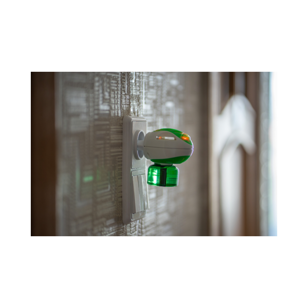 Ultrasonic pest repellant device 